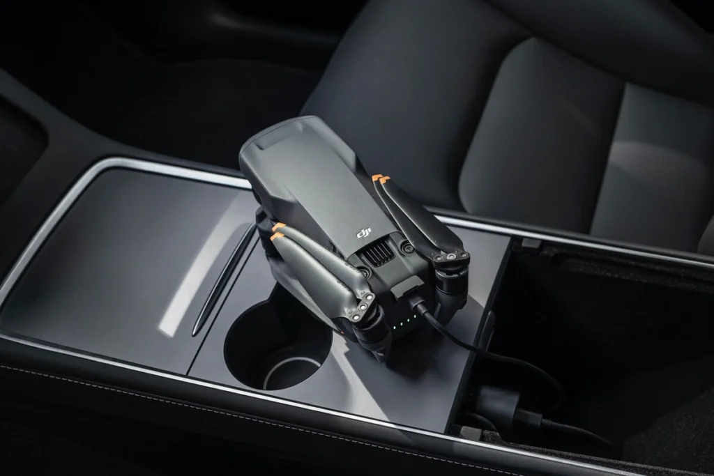 DJI Recognized Accessories For Drone Neo A Image of DJI-65W-Car-Charger