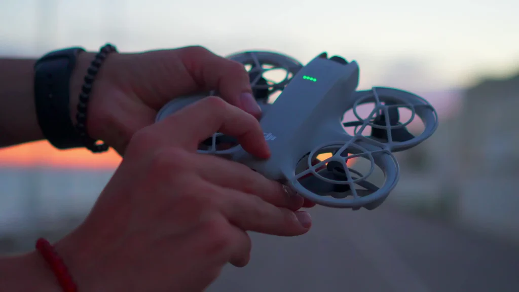 A picture Explaining DJI NEO features