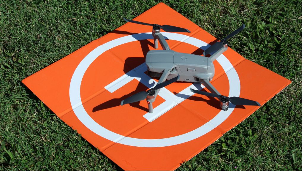 Drone-landing-pad-with-lights